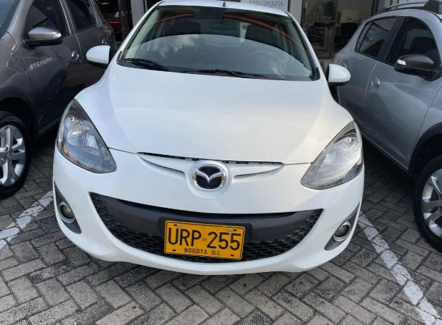 Mazda 2 2015 lleno