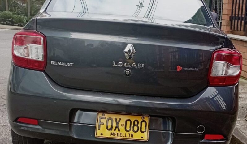 Renault Logan Life 2019 lleno