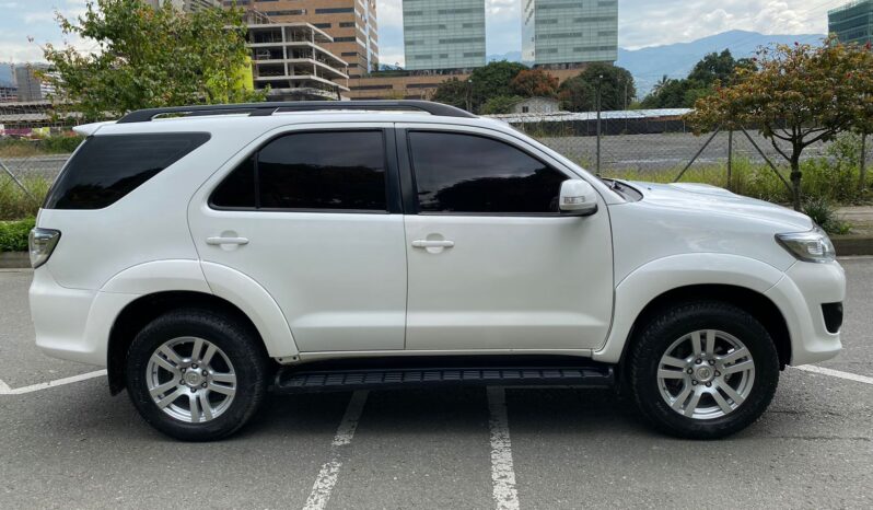 Toyota Fortuner SRV 2014 lleno