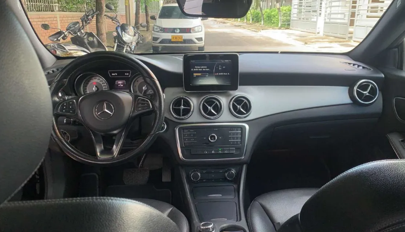 Mercedes-Benz Clase CLA 1.6 Limited Plus  2016 lleno