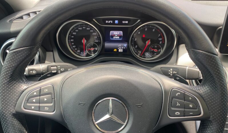 Mercedes-Benz 200 2019 lleno