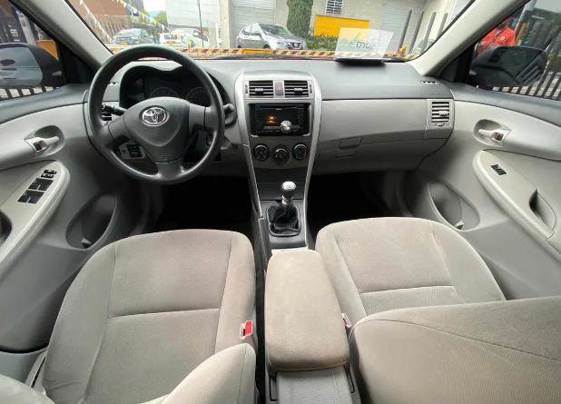 Toyota Corolla Xli  2013 lleno