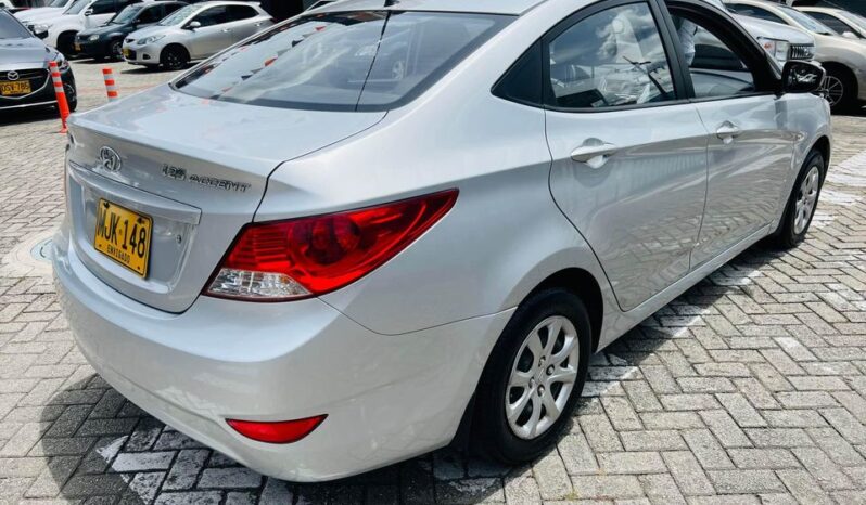 Hyundai Accent 2013 I25 lleno