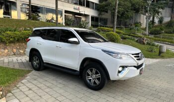 Toyota FORTUNER STREET 2018 lleno
