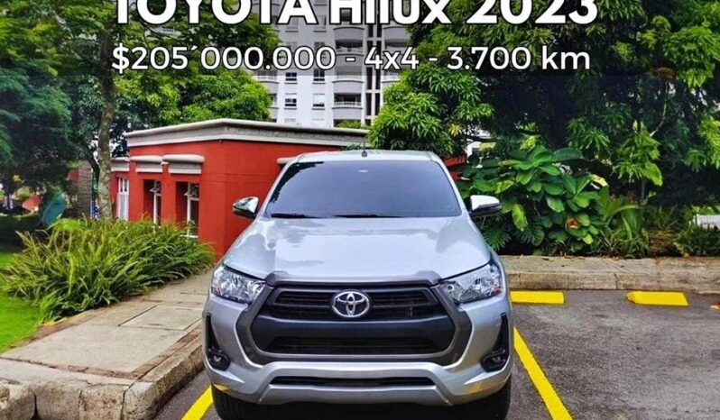 Toyota Hilux 2023 lleno