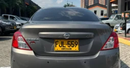 Nissan Versa 2019 Drive