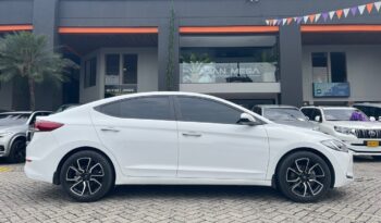 Hyundai Elantra 2017 lleno