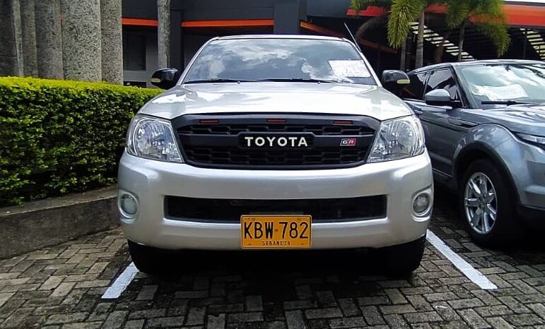 Toyota Hilux 2010 lleno