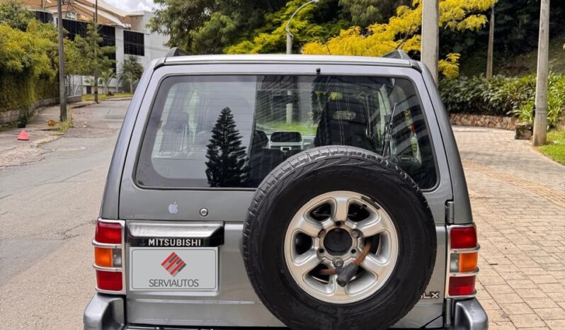 Mitsubishi Montero 2010 GLX lleno
