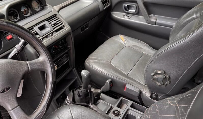 Mitsubishi Montero 2010 GLX lleno