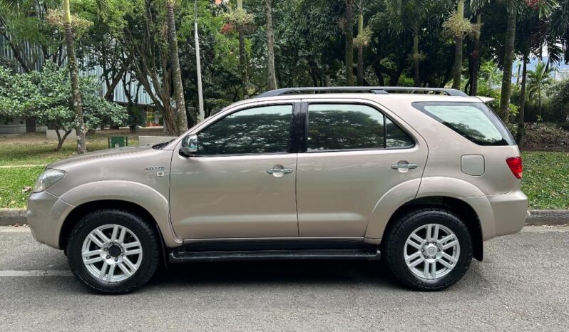 Toyota FORTUNER 4.0 SR5 2008 lleno