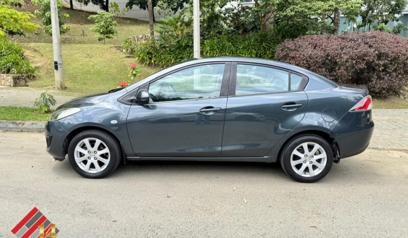 Mazda 2 2014 Sedan lleno