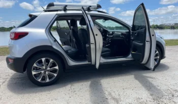 Kia Stonic 2022 Zenith lleno