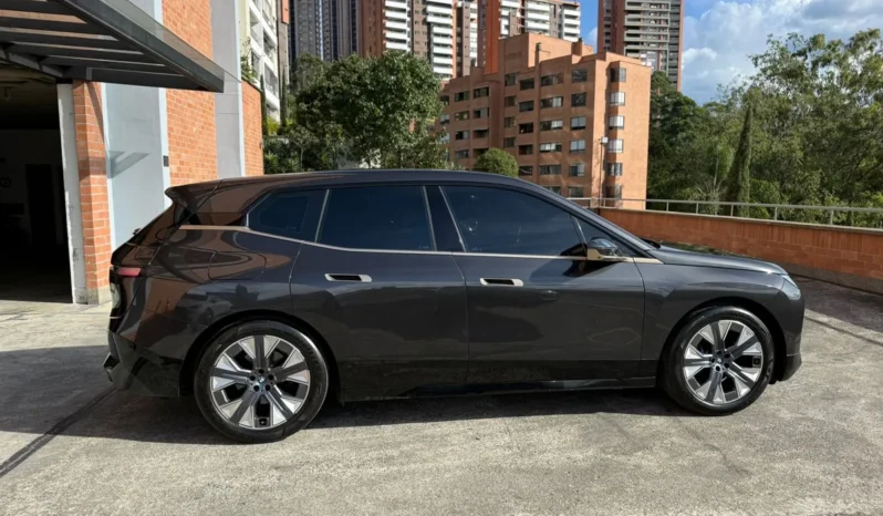 BMW iX 2022 xDrive40 M Sport lleno