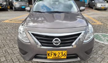 Nissan Versa 2018 lleno