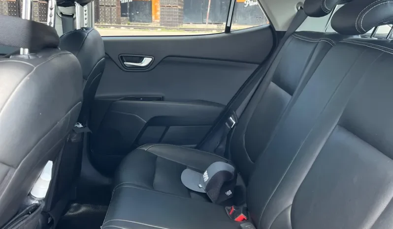 Kia Stonic 2022 Zenith lleno