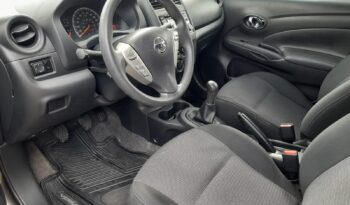 Nissan Versa 2018 lleno