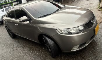 Kia Cerato 2013 lleno
