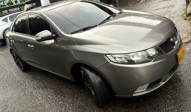 Kia Cerato 2013 lleno
