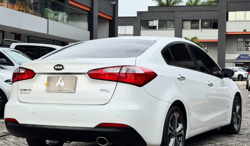 Kia Cerato Pro 2016 Summa lleno
