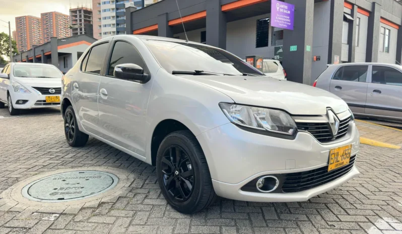 Renault Logan 2018 Exclusive lleno