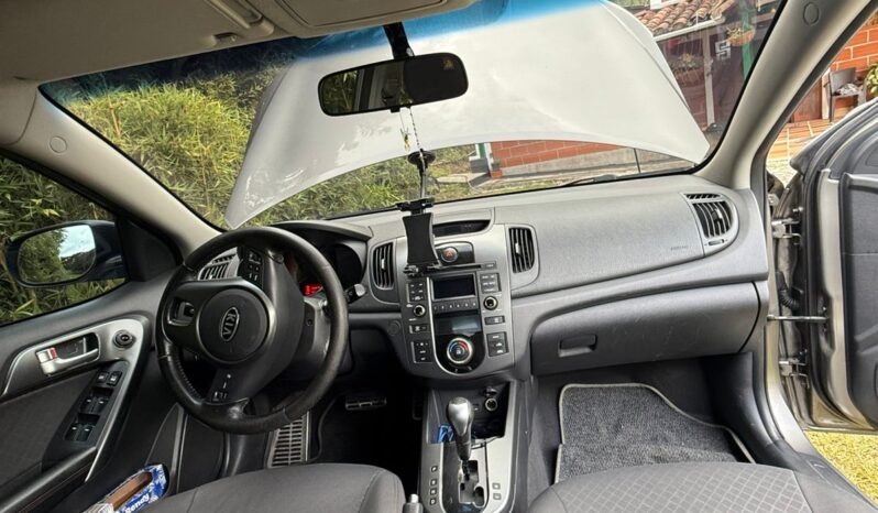 Kia Cerato 2013 lleno
