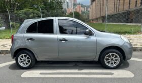 Nissan MARCH DRIVE ESTÁNDAR 2012