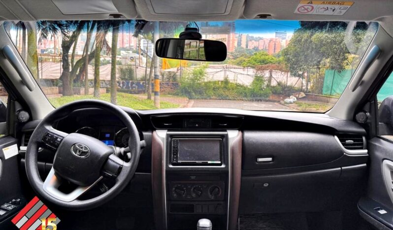 Toyota Fortuner 2019 Street lleno