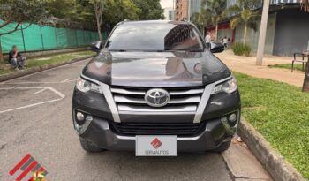 Toyota Fortuner 2019 Street lleno
