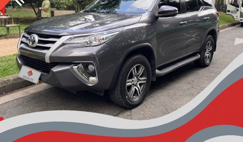Toyota Fortuner 2019 Street lleno