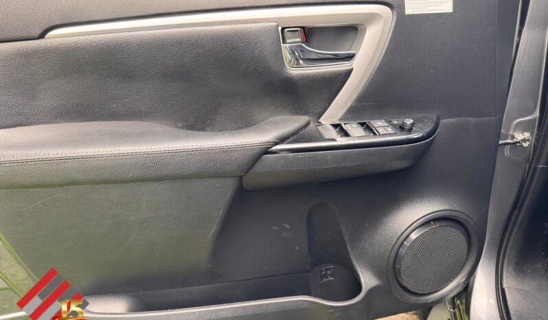 Toyota Fortuner 2019 Street lleno