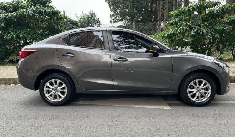 Mazda 2 Touring Sedán 2020 lleno