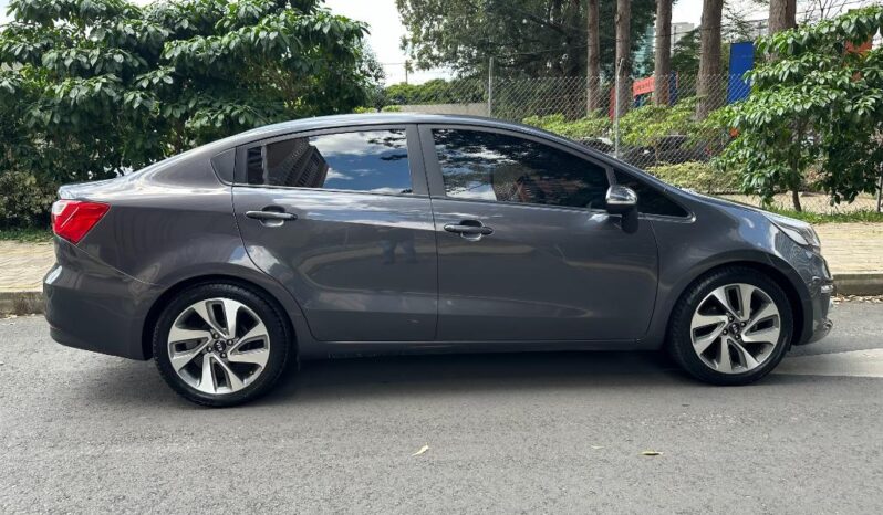 Kia RIO R SEDAN 2017 lleno