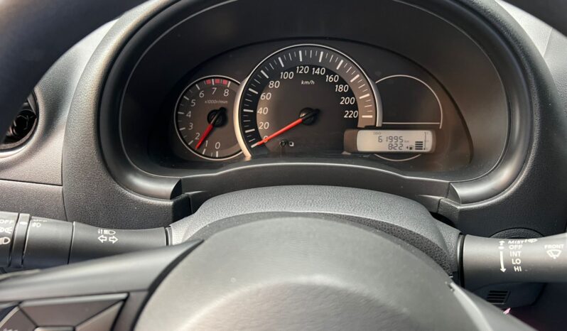 Nissan March 2023 1.6 lleno