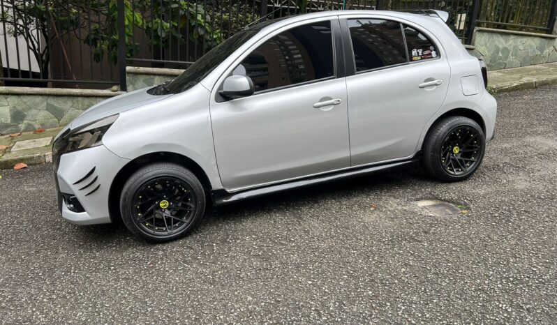 Nissan March 2023 1.6 lleno