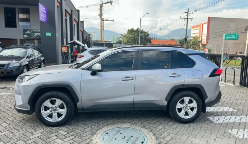 Toyota RAV4 2020 XLE lleno