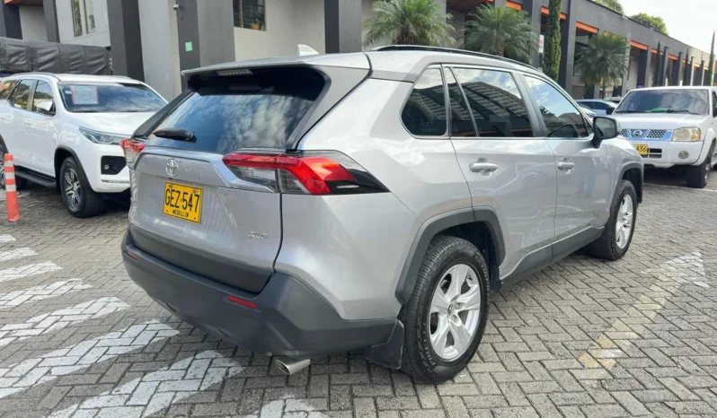 Toyota RAV4 2020 XLE lleno
