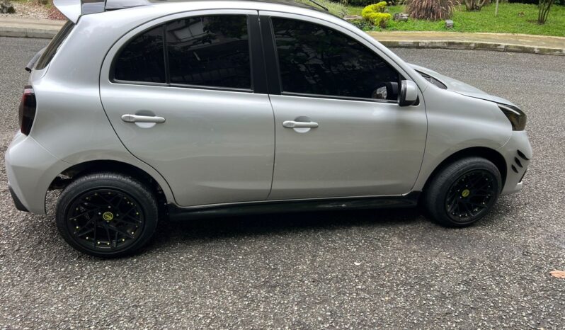 Nissan March 2023 1.6 lleno