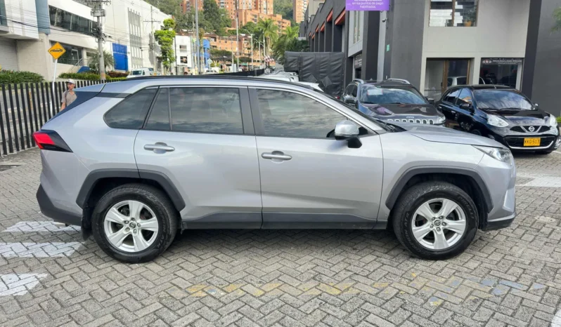 Toyota RAV4 2020 XLE lleno