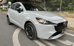 Mazda 2 GRAND TOURING LX CARBON EDITION 2026