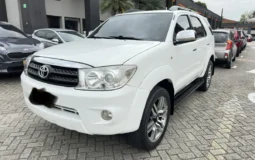 Toyota Fortuner 2011 2.7L