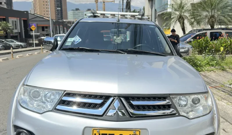 Mitsubishi Nativa 2015 3.5L lleno