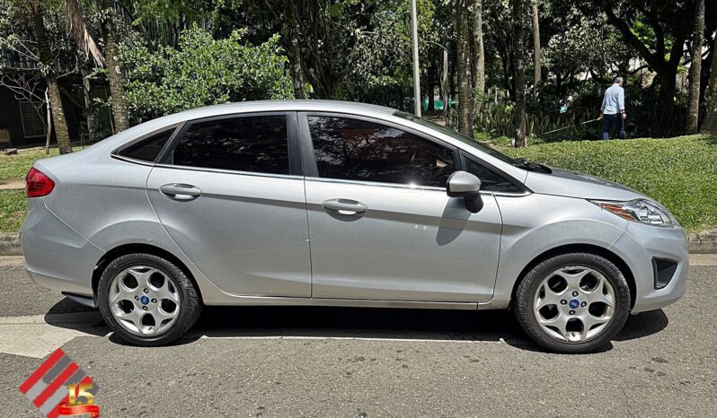 Ford Fiesta 2011 SE lleno