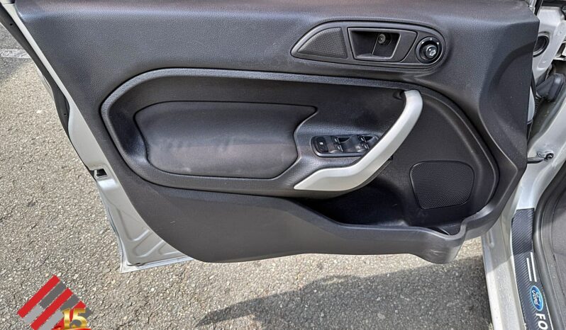 Ford Fiesta 2011 SE lleno