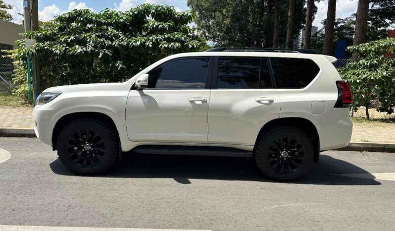 Toyota Prado TXL 2023 lleno