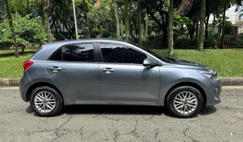Kia RIO VIBRANT HATCHBACK 2019 lleno
