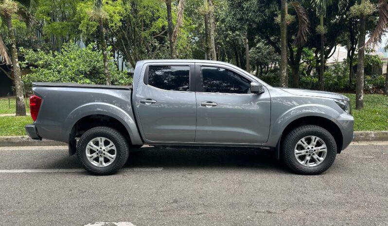 Nissan FRONTIER DC 2022 lleno