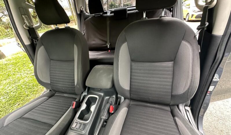 Nissan FRONTIER DC 2022 lleno