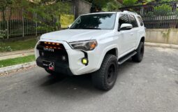 Toyota 4runner SR5 2017