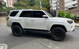 Toyota 4runner SR5 2017